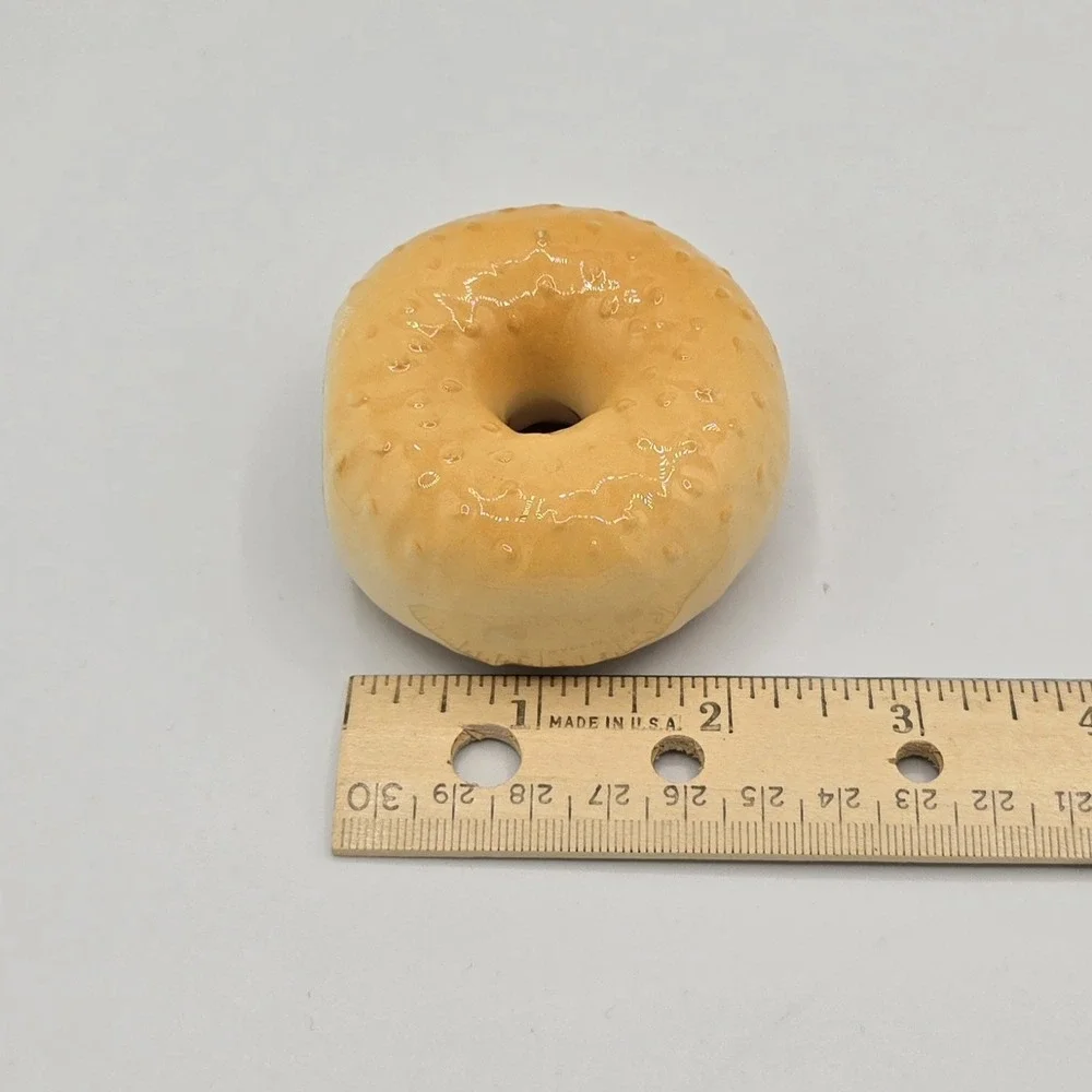BAGEL SHAPE CERAMIC SALT‎ & PEPPER SHAKERS VINTAGE